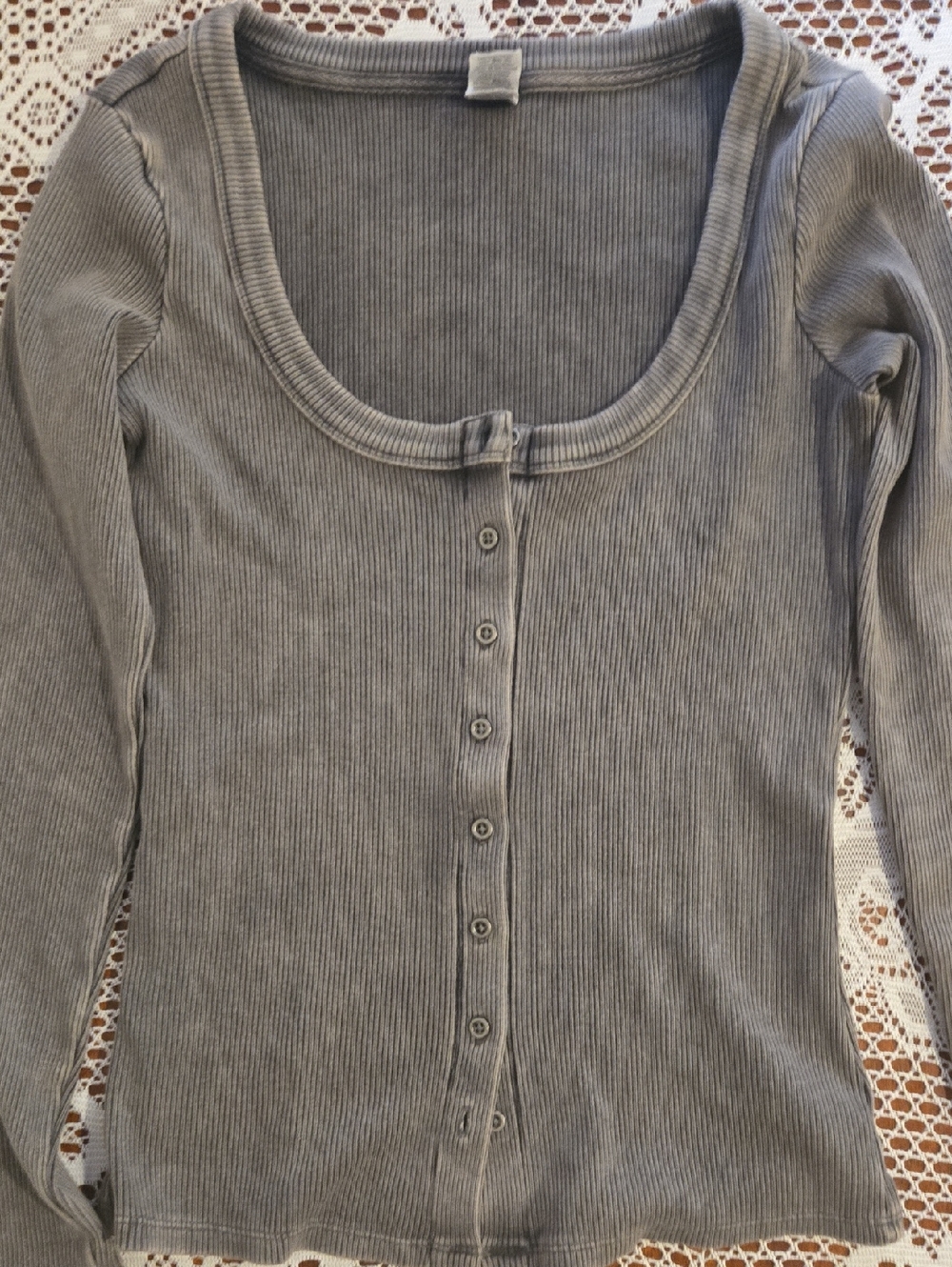 PINK Victoria's Secret Gray Ribbed Scoop-Neck Long Sleeve Button Tee